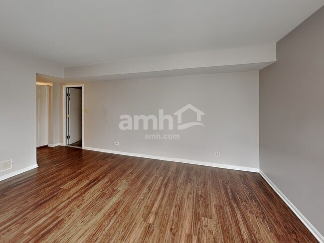 2402 Wild Cherry Ct, Aurora, IL 60506 - photo 7