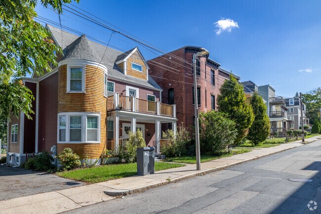 In Washington Park you will find a variety of different styles of architecture.