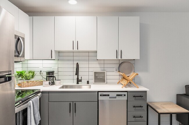 Yugo Seattle_4730 University Way Unit 712_0016
