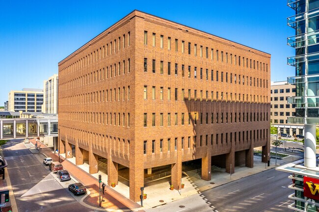 Downtown Des Moines' Walnut Street School aims to create lifelong learners.