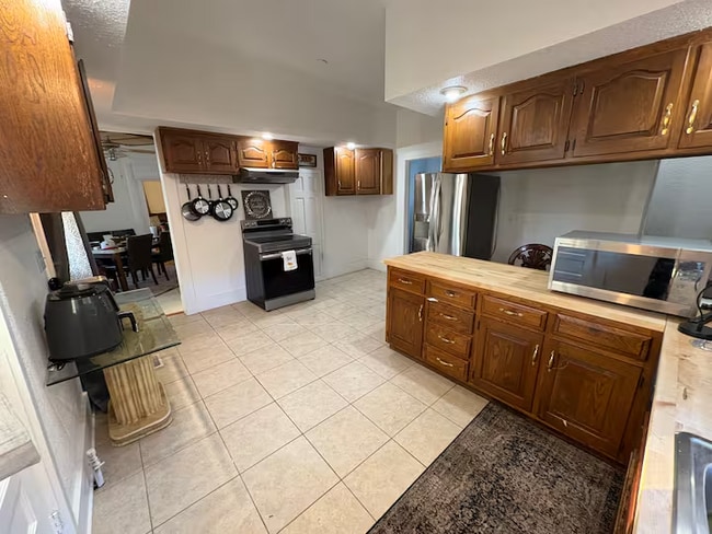 1016 NE Quincy St, Topeka, KS 66608 - photo 6