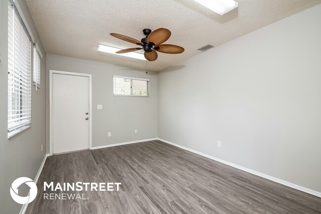 744 Pineland Ave, Venice, FL 34285 - photo 7