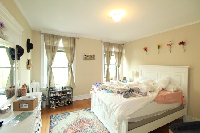 1805 Beacon St unit 1, Brookline, MA 02445 - photo 2