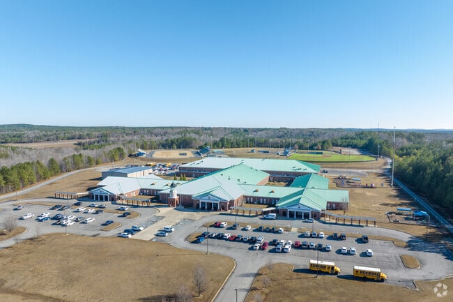 Carbon Hill High School is a great school for teens.