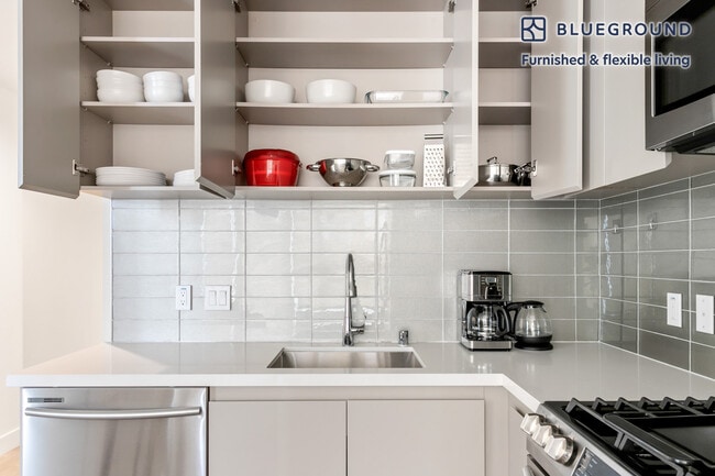 1133 S Hope St unit FL8-ID734, Los Angeles, CA 90015 - photo 7