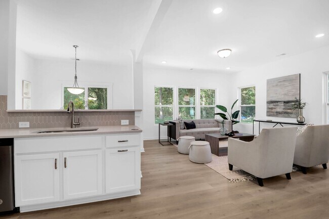 2027 Tiger Eye Ct unit 36892488, Winston-Salem, NC 27127 - photo 4