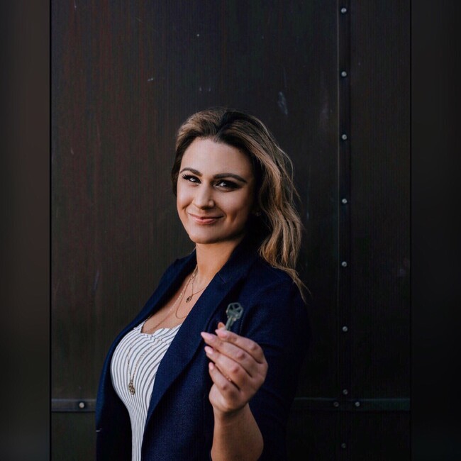 Agent Photo