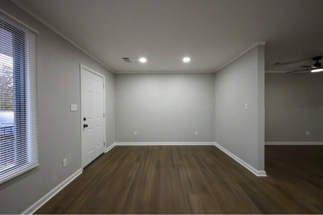 165 E Charles St, Batesville, AR 72501 - photo 5