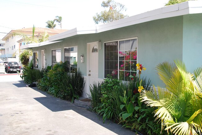 1025 El Embarcadero Rd unit A, Goleta, CA 93117 - photo 2