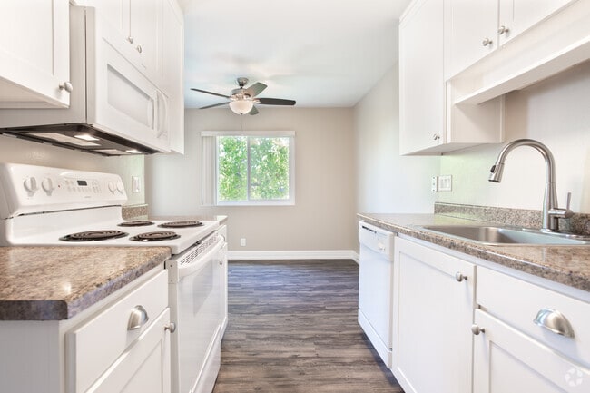 Crestview Terrace, Hayward, CA 94544 - photo 2