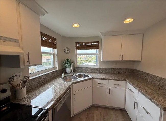 190 Pebble Beach Blvd unit 305, Naples, FL 34113 - photo 5