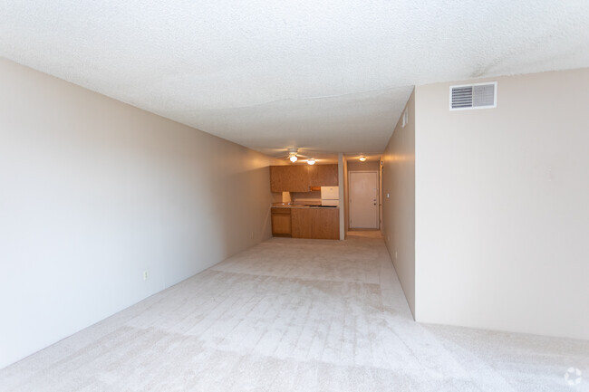 2BR, 1BA - 1100SF