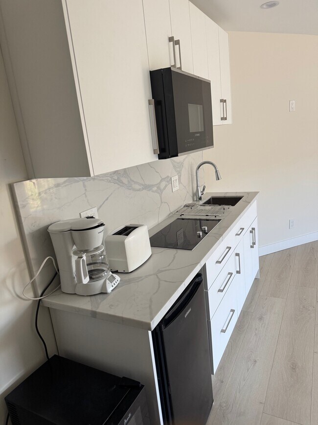 2303 Pennerton Dr unit 1, Glendale, CA 91206 - photo 4