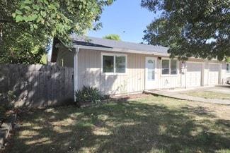 204 Gibson St Unit A, Talent, OR 97540