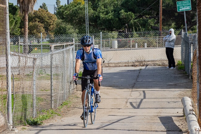 San Gabriel River Mid Trail links Bellflower to Seal Beach in the south.