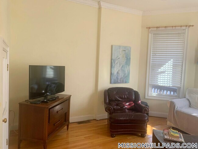 74 Georgia St unit 2, Dorchester, MA 02121 - photo 4