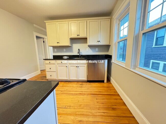 12 Fairfax St unit 2, Somerville, MA 02144 - photo 3