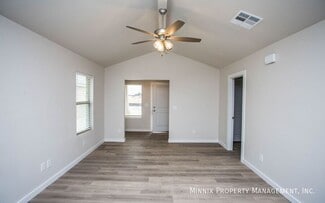 327 E 77th St, Lubbock, TX 79404