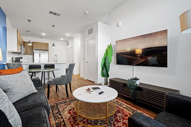 2425 E Riverside Dr unit ID1240375P, Austin, TX 78741 - photo 4