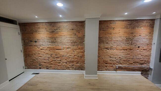 816 S 5th St unit A, Philadelphia, PA 19147 - photo 3