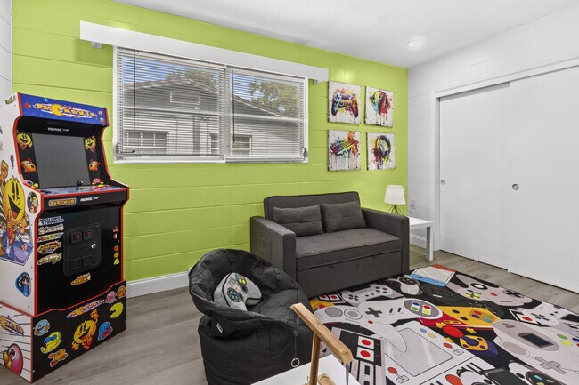 3204 NW 10th St unit ID1359128P, Gainesville, FL 32609 - photo 2