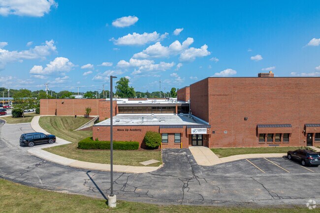Concord Intermediate School teaches grades 5-6 near Middlebury South.