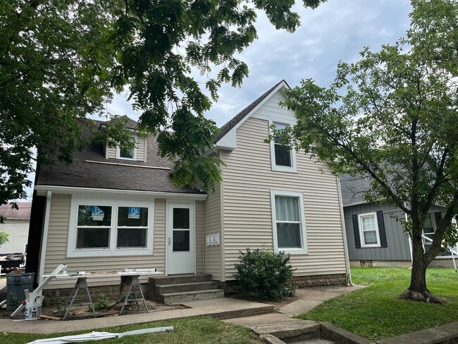 610 S Washington St unit 1 Downstairs, Kokomo, IN 46901 - photo 2