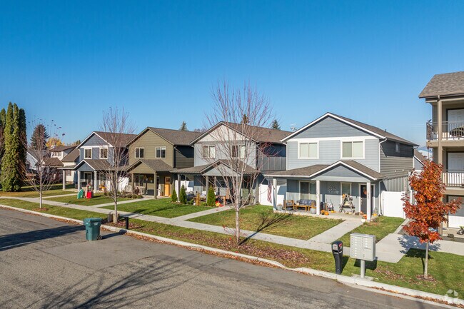 Craftsman homes can be found near Post Falls City Center.