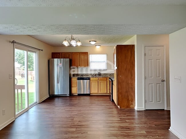 1521 Mckinney Ln, Pataskala, OH 43062 - photo 3