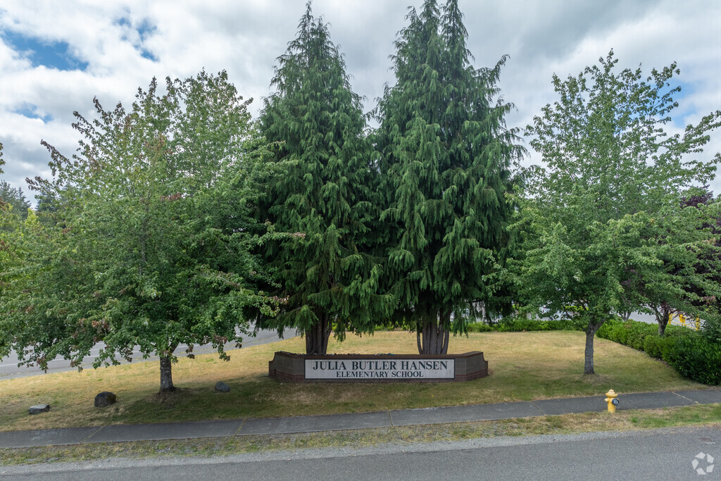 The student population of Julia Butler Hansen Elementary is 540 and the school serves PK-5.