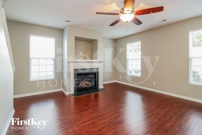 2738 Mossy Meadow Dr, High Point, NC 27265 - photo 2