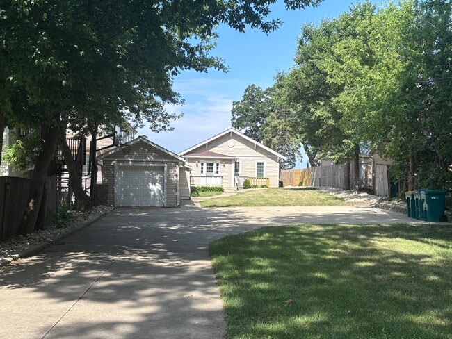 4 N Pistakee Lake Rd, Fox Lake, IL 60020 - photo 2