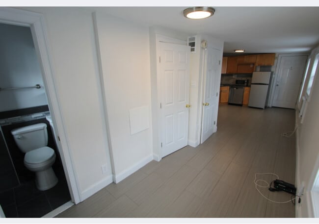 1920 Bainbridge St unit 3R, Philadelphia, PA 19146 - photo 6