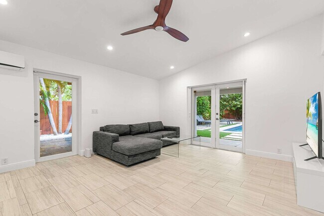 443 NE 71st St unit ID1323142P, Miami, FL 33138 - photo 2