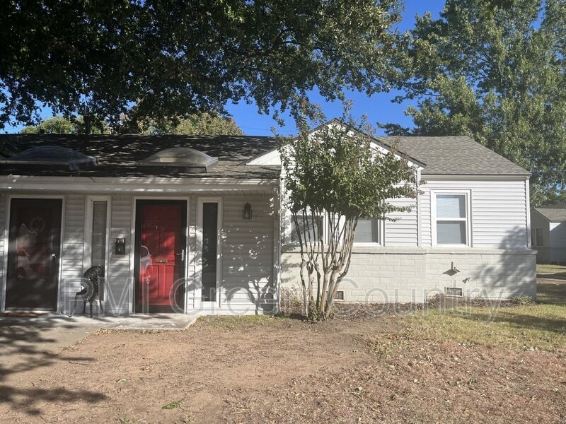 1427 E 38th Place unit D, Tulsa, OK 74105 - photo 1