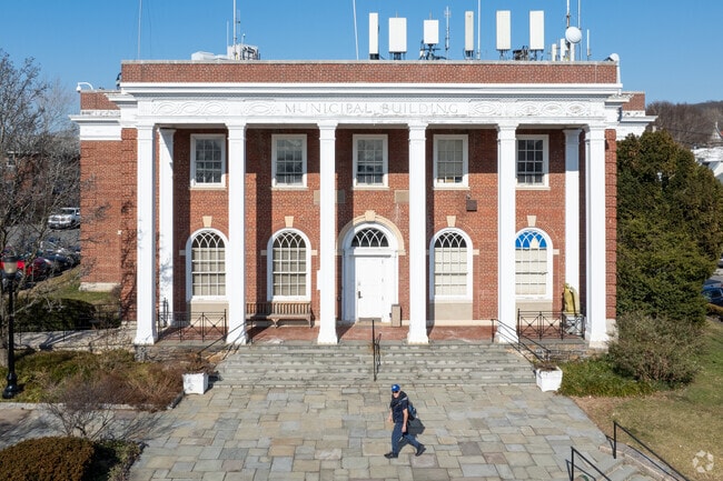 Hastings on Hudson municipal building sits in the center of town.