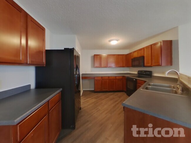 5624 W Littleton Dr, McCordsville, IN 46055 - photo 5