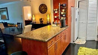 100 Lakeview Dr Unit LAKE VIEW CONDOS, Weston, FL 33326