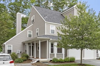 5 Maple Ridge Dr, Burlington, MA 01803