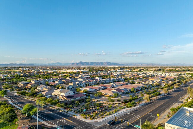 Hastings Farms' convenient location offers easy access to shopping, dining, and entertainment options in downtown Queen Creek.
