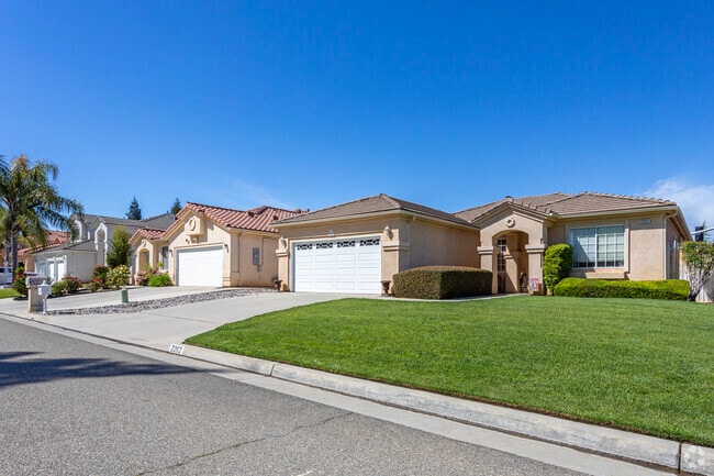 Homes in Northeast Fresno feature large front yards and a variety of styles.