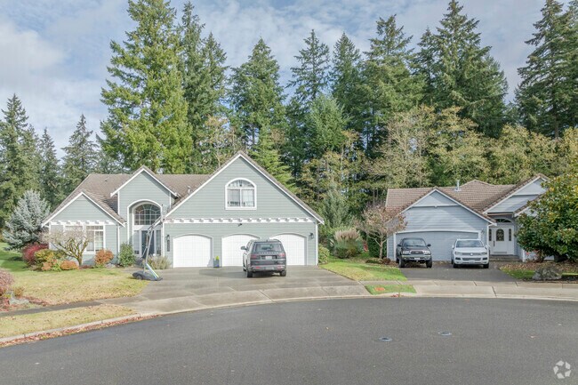 The closer you get to Hawks Prairie Golf Club the more beautiful Edgewater WA is.