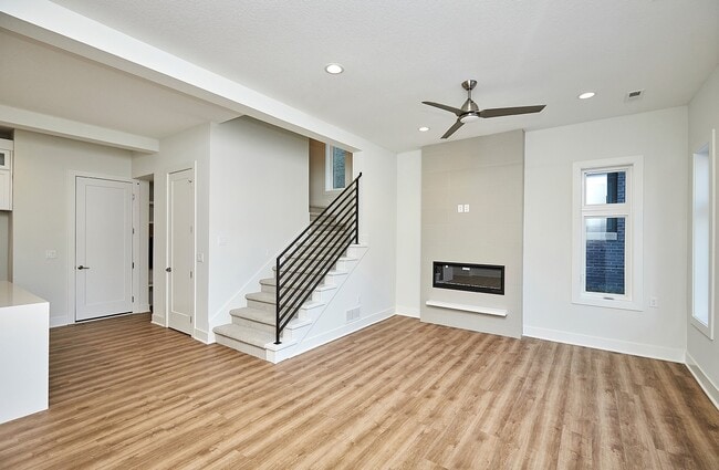 812 E 2nd St, Des Moines, IA 50309 - photo 6