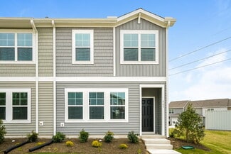 561 Landing View Dr, Eagle Rock, NC 27591