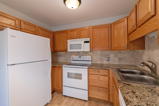 3022 S Wheeling Way unit Heather Gardens, Aurora, CO 80014 - photo 5