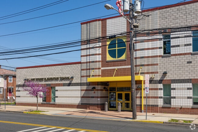 Elliott Street Elementary School on Summer Avenue in North Broadway