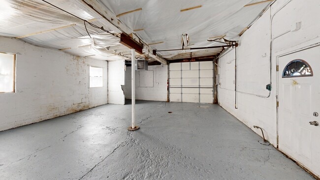 1101 Pine St, Waukegan, IL 60085 - photo 2