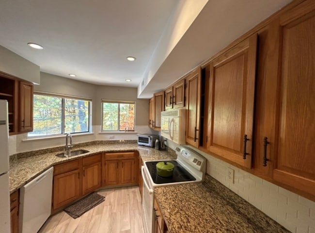 31 Encampment Dr, Bedminster, NJ 07921 - photo 3