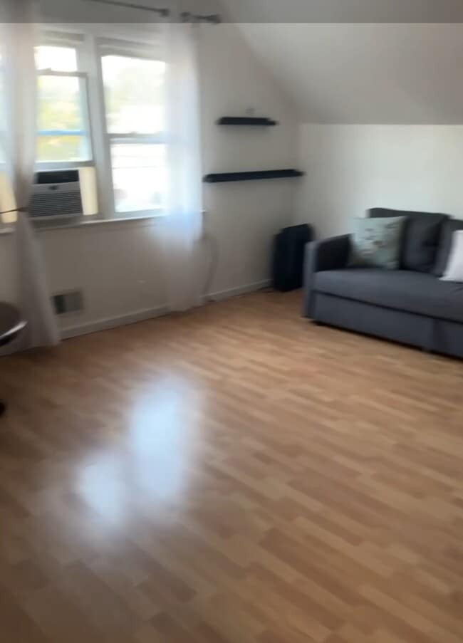 67 Country Village Rd unit 67 CV Rd- 2nd Flr, Jersey City, NJ 07305 - photo 2