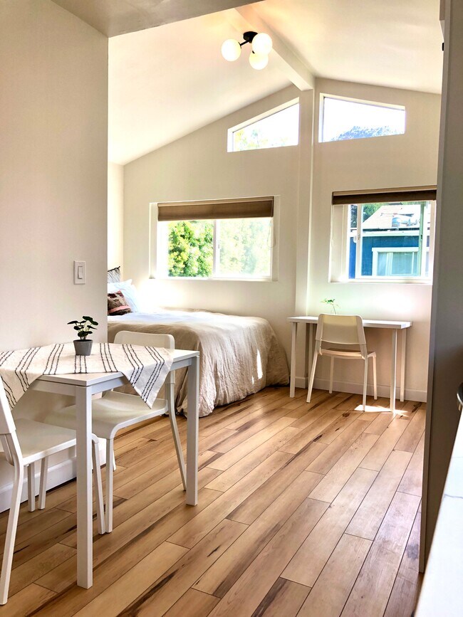 3718 Revere Ave, Los Angeles, CA 90039